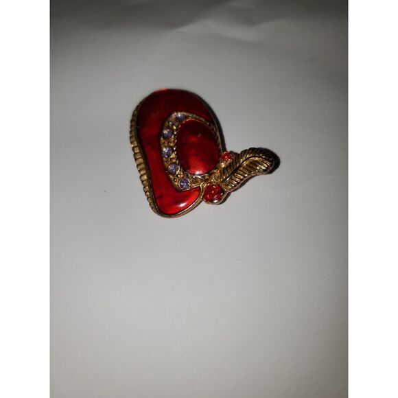 A Red Hat Society Brooch Pin Gold Tone Metal Red Enamel Feather Vintage - Picture 3 of 8